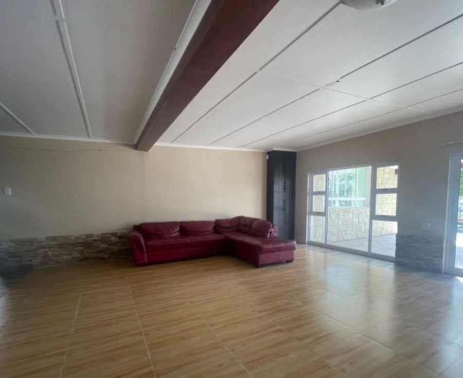 Commercial Property for Sale in Cove Ridge East Eastern Cape